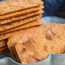 扁桃仁椰子脆片脆饼越嚼越香茶点脆饼撒满饼干网红零食工厂代发