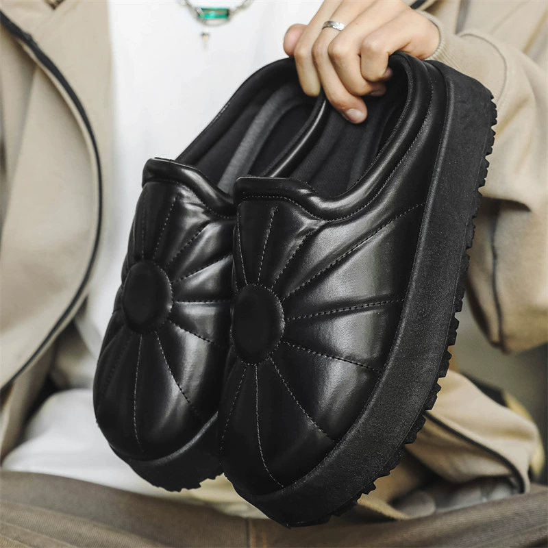 Мужские тапочки 2025 новые весенне-летние домашние мягкие полутапочки модные нишевые уличные повседневные мужские туфли оптом для внешней торговли