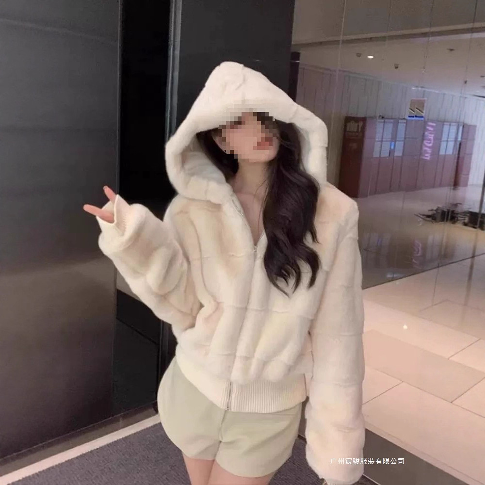 环保水貂毛皮草女短款2025冬季新款连帽加厚小个子毛毛绒外套大衣