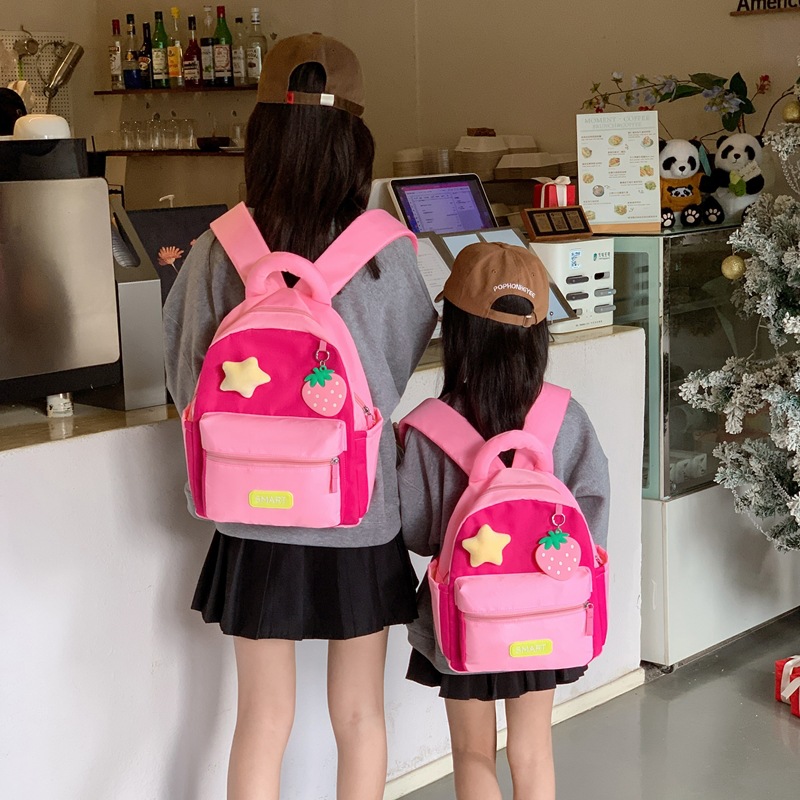 Cute jardín de infantes mochila infantil cariñosa pequeña mochila de fresas para niños y niñas nueva mochila infantil transfronteriza