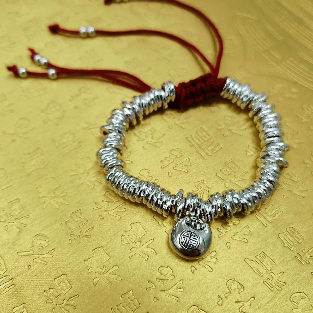 Плетёный браслет handmade, подвеска на день рождения для друга