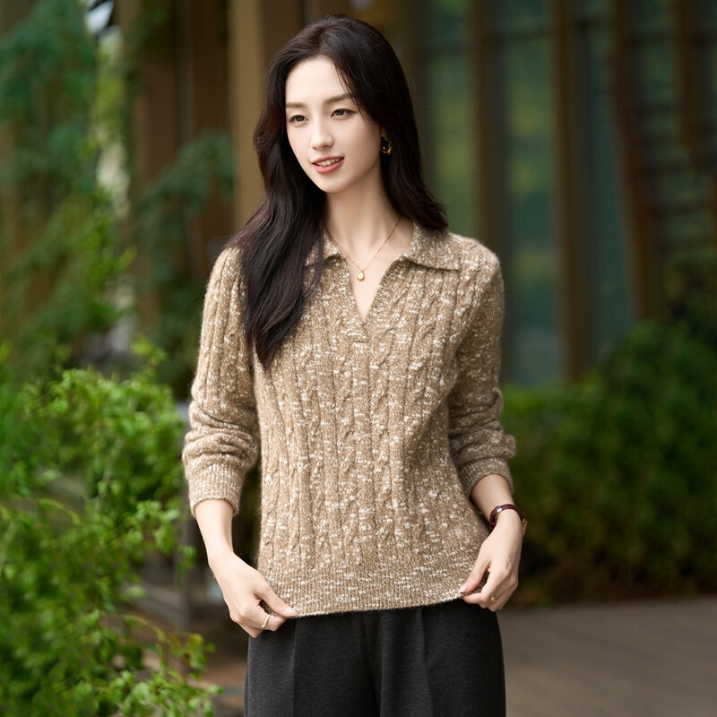 2025 New Autumn and Winter Worsted Wool Lapel Knitwear Long-Sleeved Women's Floral Yarn Twisted Warm Base Layer Top