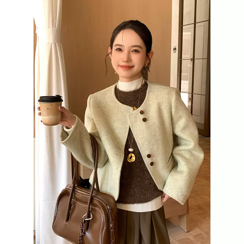 衣尔衫 高级感 短款羊毛设计感精致圆领双面呢外套女秋冬新款0620