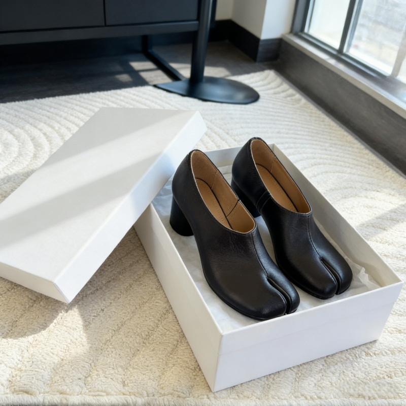 【Migua】M6 Shallow Toe Chunky Heel Split-Toe Shoes High Heels Tabi Pig's Hoof Shoes Fashion Single Shoes High Heel Tabi 【Migua】M6 Shallow Toe Chunky Heel Split-Toe Shoes High Heels Tabi Pig's Hoof Shoes Fashion Single Shoes High Heel Tabi