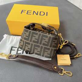 跨境新款芬家中古帆布饭盒包单肩手提化妆包老花枕头包斜挎法棍包