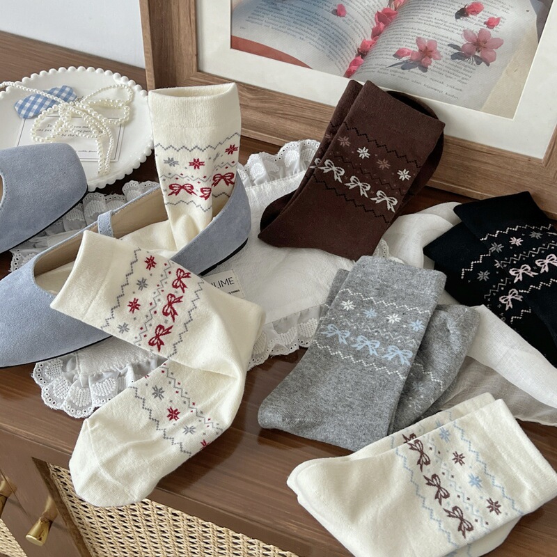 Spring and Summer New Style Fair Isle Mid-Calf Socks for Women, White Bow Heart Curling Cotton Socks, Korean Style with Birkenstock Shoes and Socks