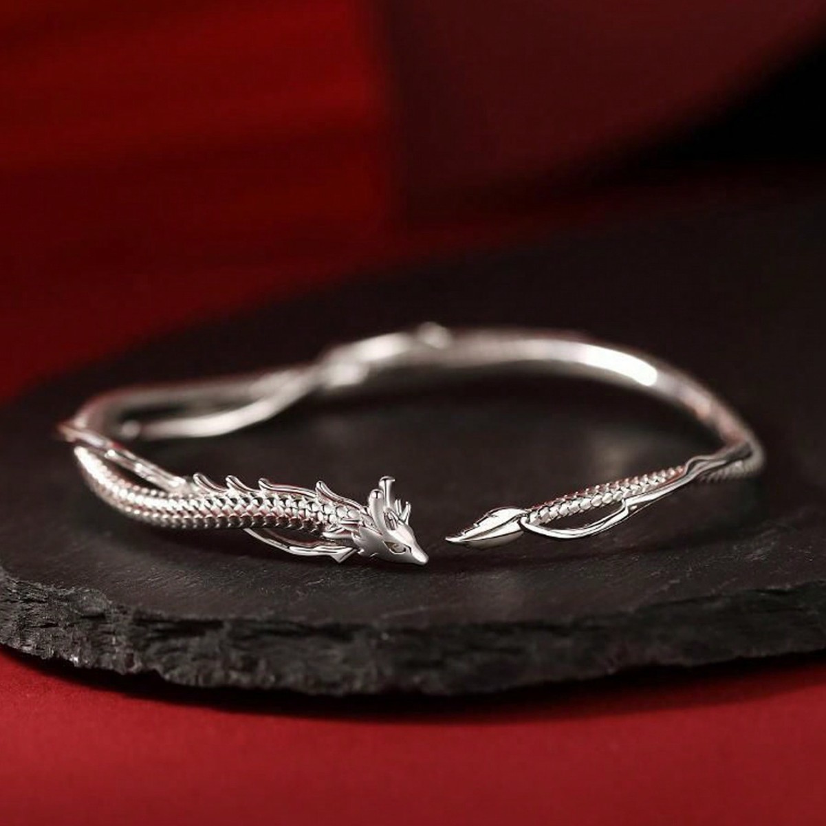 Fashionable small design bracelet