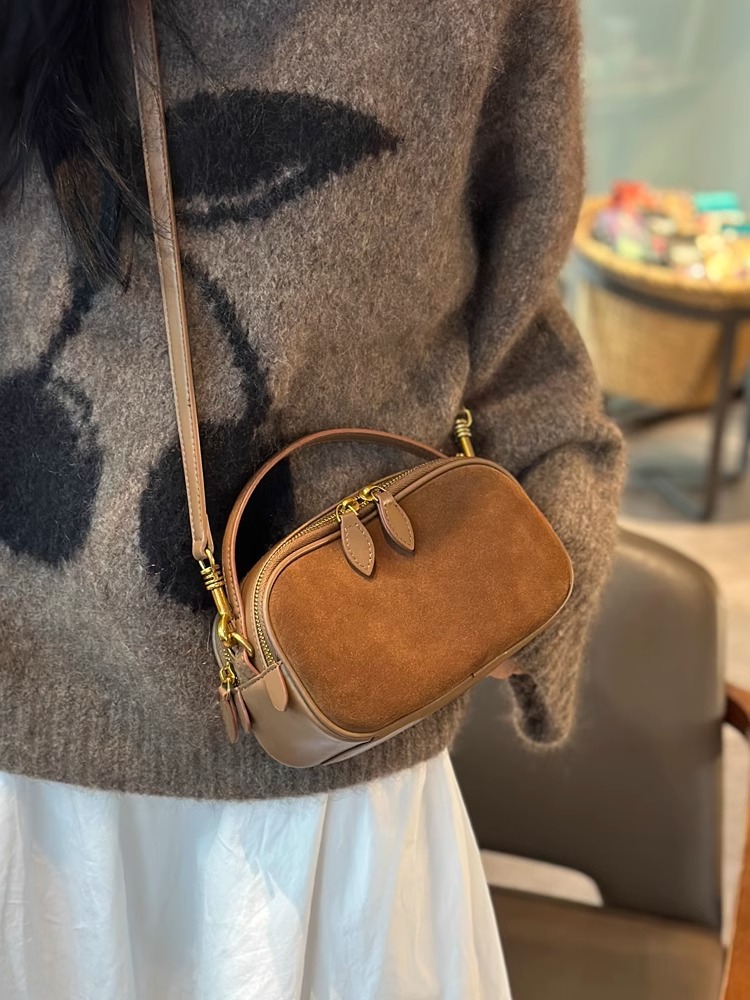 Kiçik dəri çanta - mini krossbody, retro dizayn