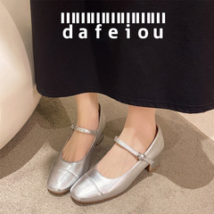 頭層羊皮銀色瑪麗珍女2024夏季款小香風氣質一字扣帶淺口粗跟單鞋
