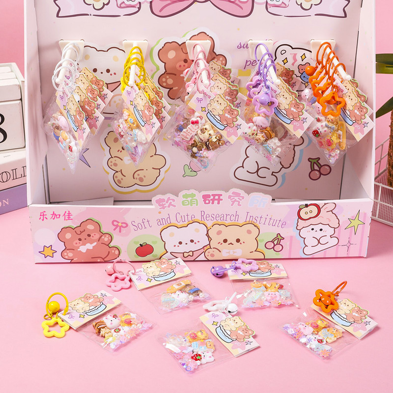 B Soft Moe Research Institute Colgante de bolsa para caminar para bebés Colgante de mochila escolar Colgante de simulación de comida y juego Resina en miniatura para estudiantes