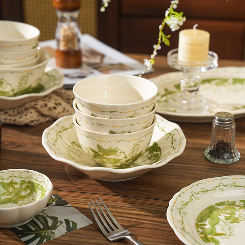 Kangmo French Lily of the Valley Ceramic Tableware Set in Milk White with Underglaze Floral Border, Home Use Rice Bowl and Plate Combination Kangmo French Lily of the Valley Ceramic Tableware Set in Milk White with Underglaze Floral Border, Home Use Rice Bowl and Plate Combination
