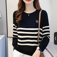 2025新款时尚高级感大码女装爱心刺绣宽松显瘦圆领针织打底衫女