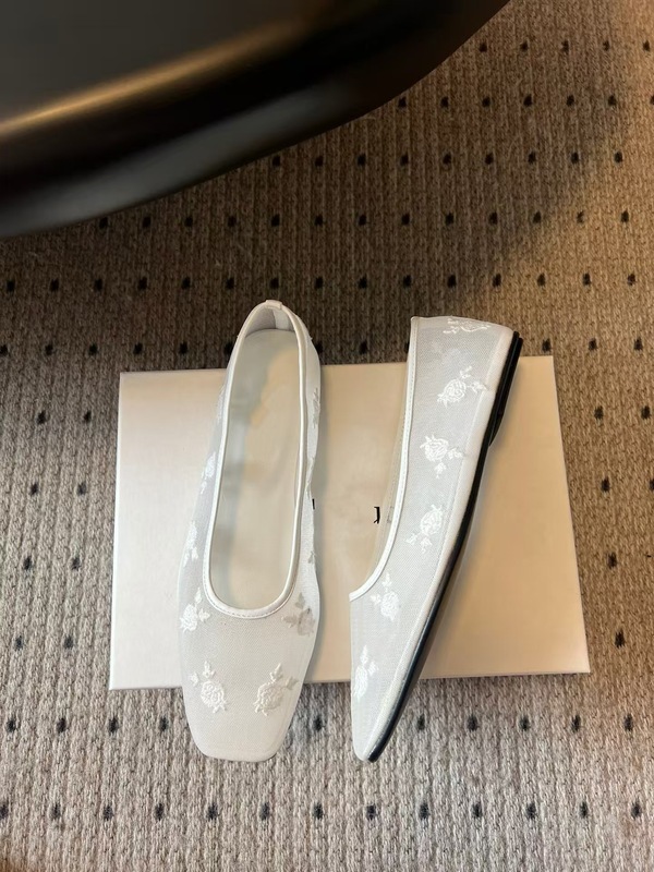 ハイエンドニッチ 2025 新しい本革スクエアトゥ浅い口メッシュ通気性刺繍フラワーフラットシューズバレエシューズ|undefined