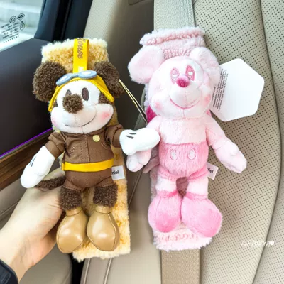Donald Duck Car Seatbelt Shoulder Pads, Cute and Suitable for All Seasons, High-End and Soft, Children's Anti-Neck-Strain Couple Style