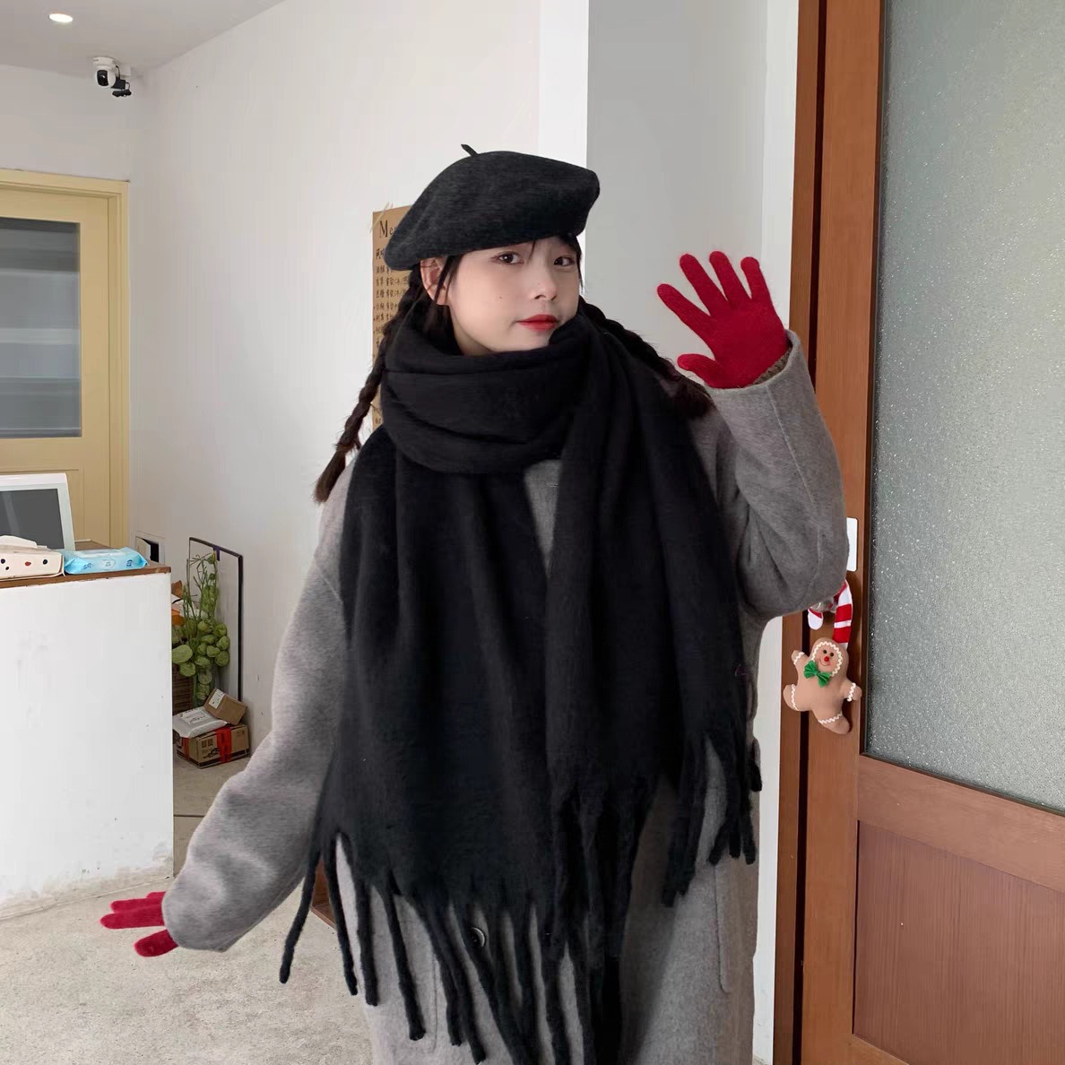 2025 新しいソリッドカラーのスカーフ女性の雰囲気ソフトワックス状暖かい小さなショール冬厚いモヘアカップルスカーフ