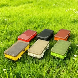 鱼饵;鱼钩;钓箱