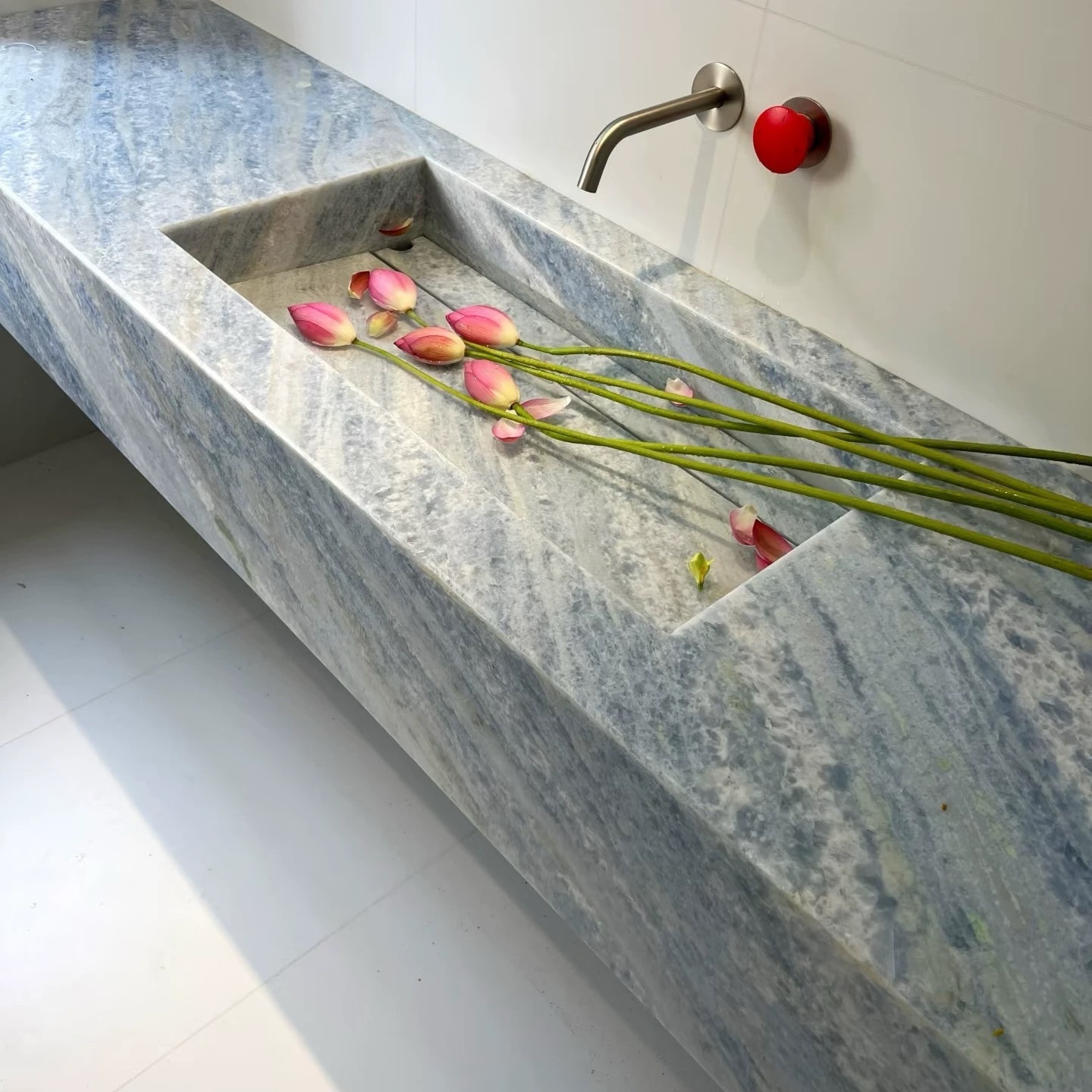 Blue Crystal Marble Undercounter Basin Washbasin Villa Hotel Wall-Mounted Washbasin Luxury Stone Integrated Washbasin