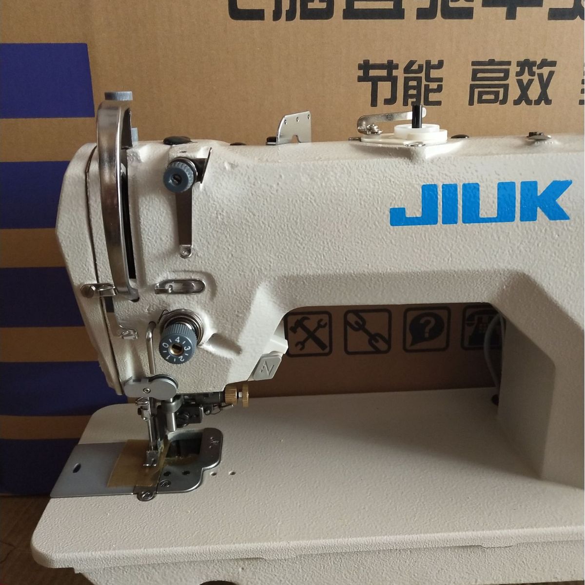 Máquina de coser de la computadora de las ventas directas de la fábrica con el cuchillo todo junto máquina de coser industrial de las ventas directas del coche del cuchillo del ordenador