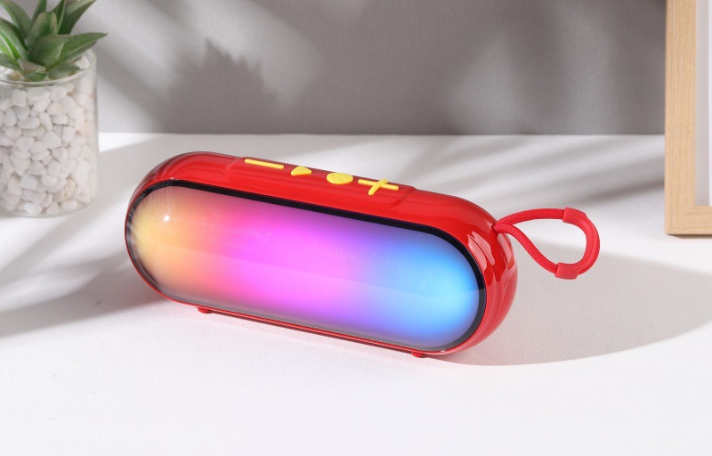 Nuevo transfronterizo TG792 Bluetooth audio con lámpara portátil RGB al aire libre colorido tarjeta de enchufe subwoofer caja de regalo