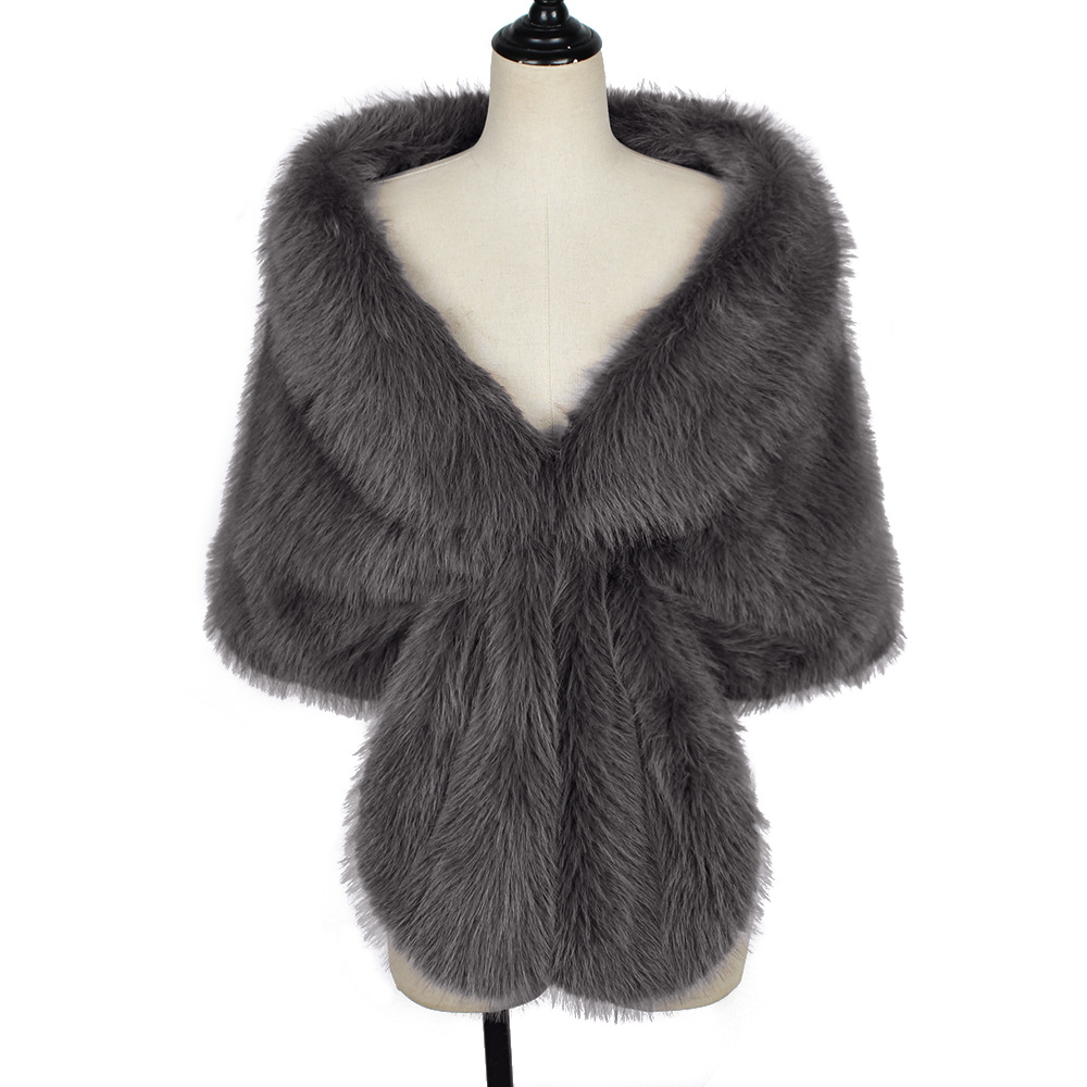 Women's Elegant Solid Color Faux Fur Shawl display picture 15