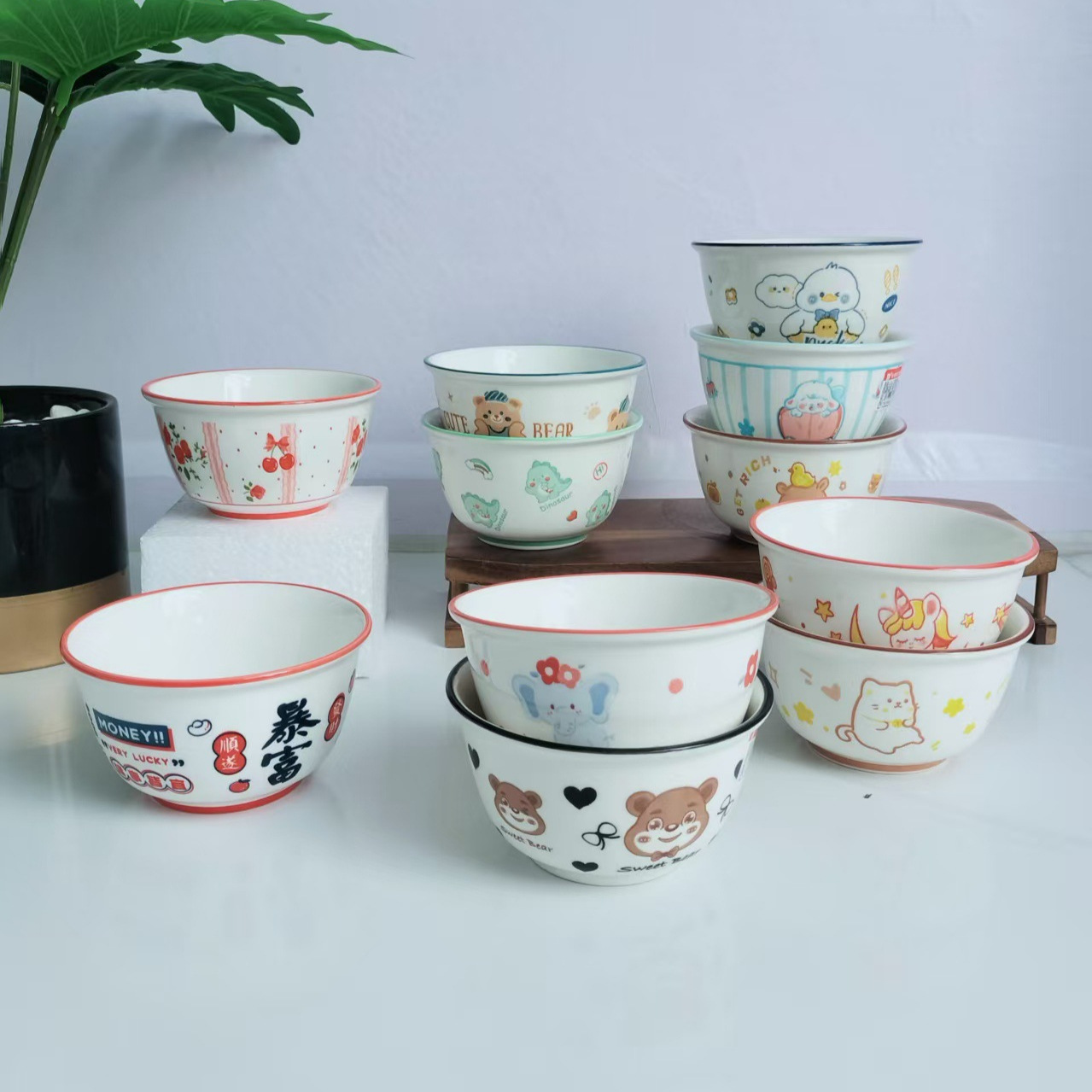 网红可爱卡通陶瓷碗4.7英寸宽边碗餐具米饭碗情侣家用吃饭碗