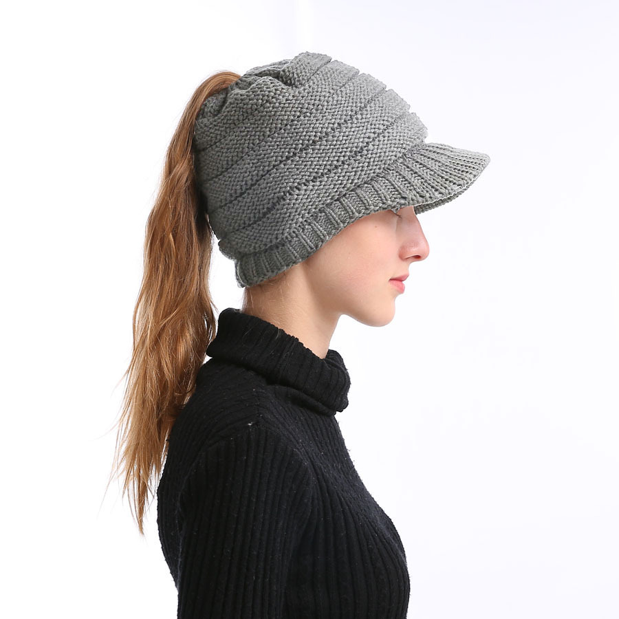 Klassische europäische und amerikanische Strickmütze, warme Strickmütze, Damen-Strickmütze mit offenem Himmel, Pferdeschwanz-Strickmütze, Entenschnabel-Wintermütze für Wärme – Detail 24