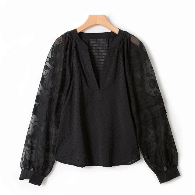 I*O Spring and Summer New French Accessible Luxury Women's V-Neck Black Dark Pattern Lace Splicing Shirt Elegant Dark Floral Work Clothing Style