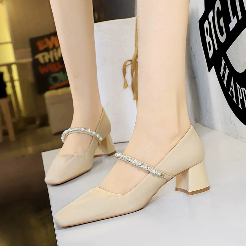 Ретро корейская версия туфель на каблуке на среднем каблуке
