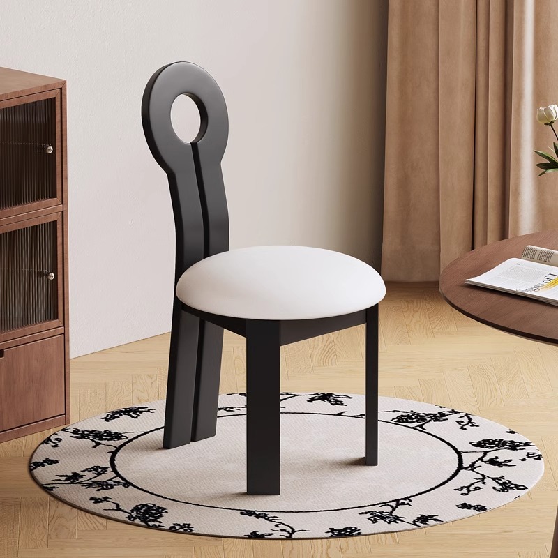 레트로 블랙 [화이트 극세사 가죽] 키 체어