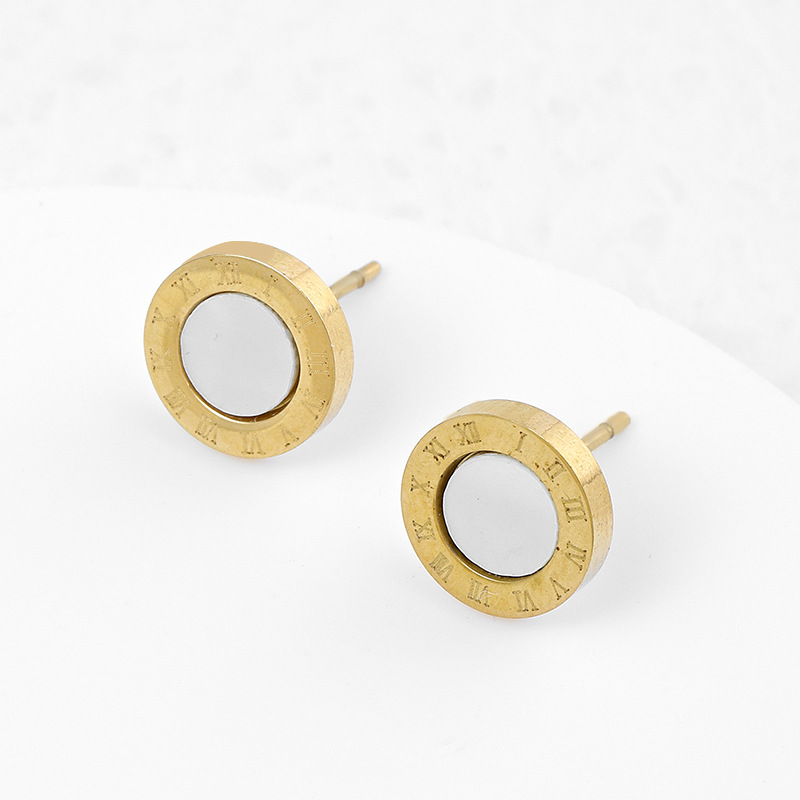 Cross-border clásico estilo simple joyería de acero inoxidable con incrustaciones de cáscara de la corrosión romana digital de oro de titanio de acero Stud pendientes