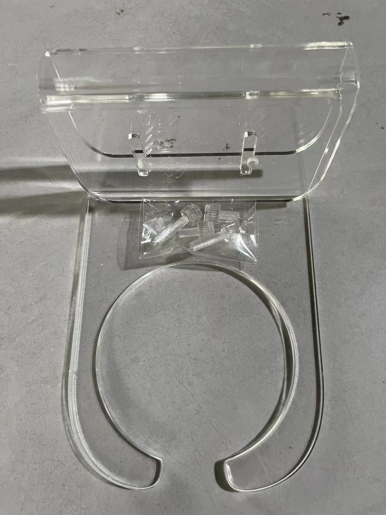 Aquarium, cigarette holder