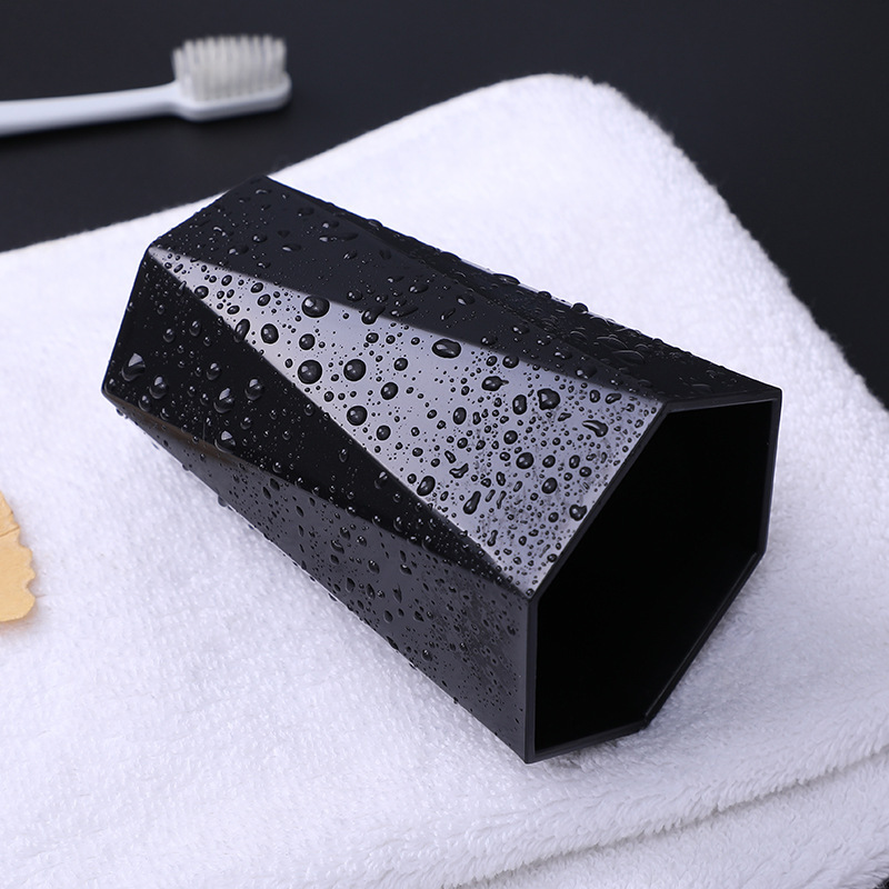 Bicchiere portaspazzolini design nordico in plastica_voghion.com