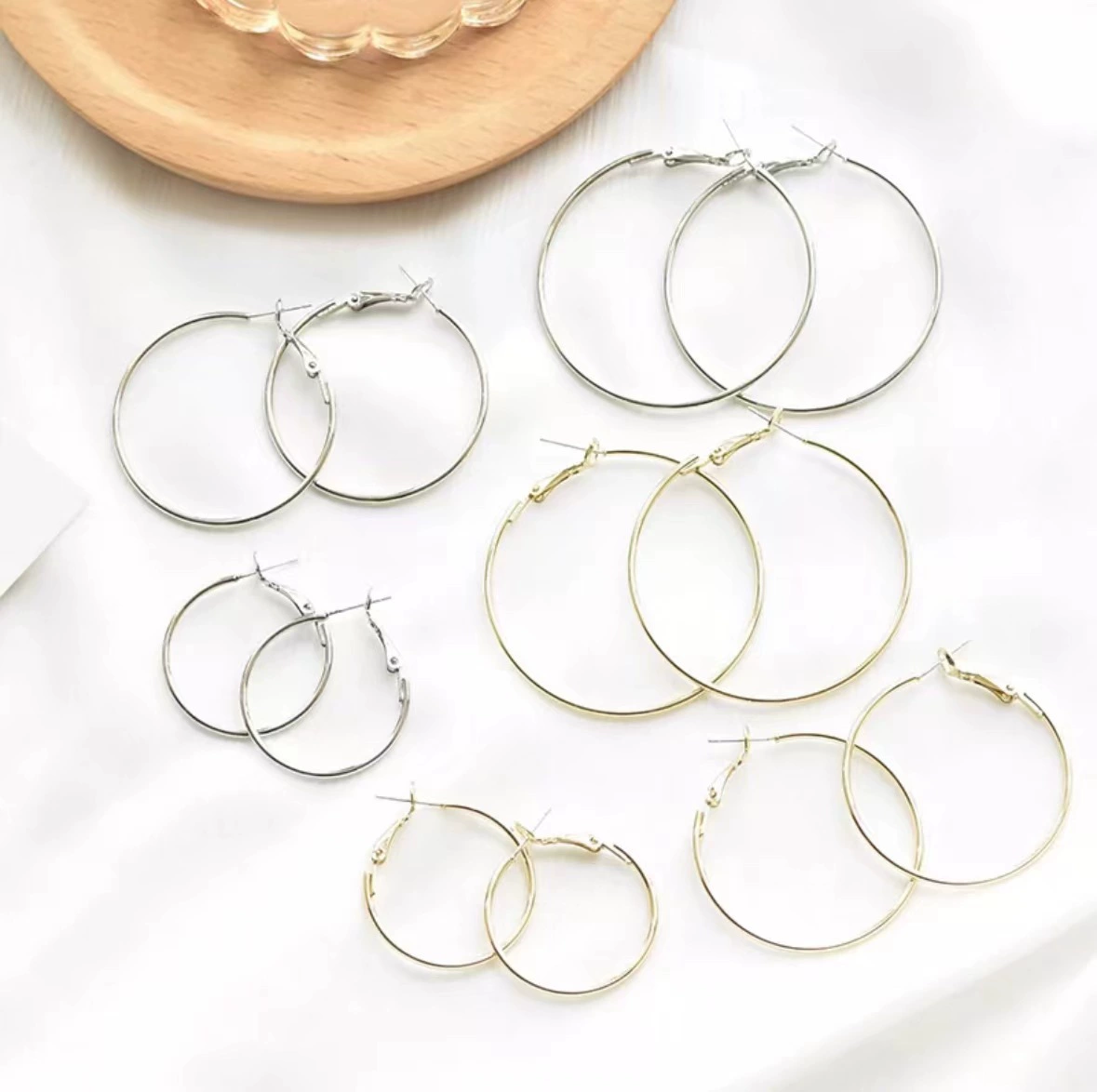 Трансграничная новая игольчатая пряжка для ушей уникальный дизайн нишевых ушей