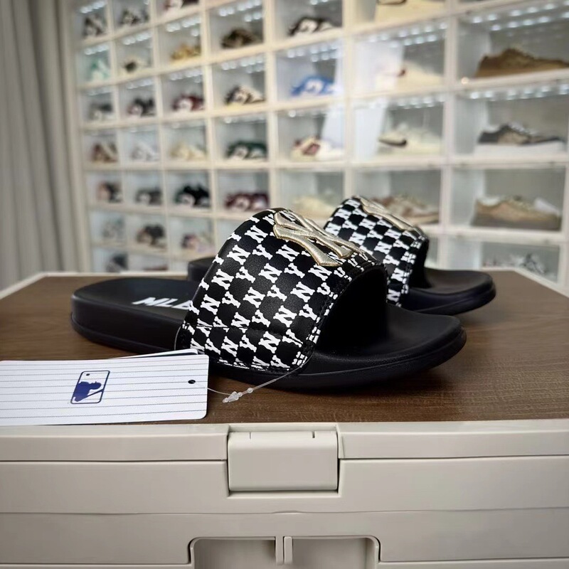 Slippers for Men and Women, High-End Ny Style Casual Trendy Fashion Slippers for Couples, Summer Outdoor Wear Slippers Slippers for Men and Women, High-End Ny Style Casual Trendy Fashion Slippers for Couples, Summer Outdoor Wear Slippers