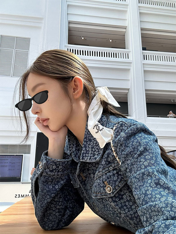 早安樊樊私服「香系丹宁vibes」山茶花蓝色牛仔外套显瘦直筒上衣|undefined
