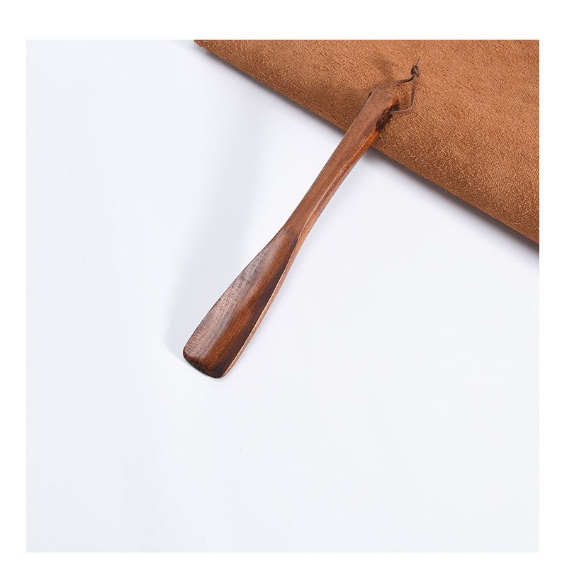 Perchas de madera maciza al por mayor con grabado láser, artículos de hotel, calzadores de madera, elevadores de zapatos, tiradores de zapatos de madera. image 10