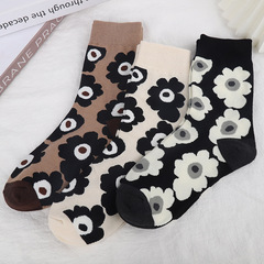 New minimalist black and white patterned cute cow cotton socks, mid-calf trendy casual socks wholesale