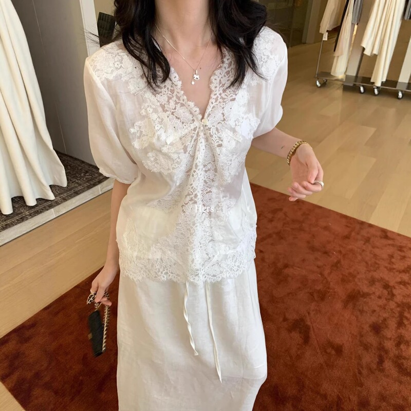 Hers One Spoon of Sweetness 2026 Summer French Style Pure Desire Hollow Lace Patchwork Pullover V-Neck Short Sleeve Top 80443