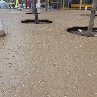砾石聚合物路面洗砂艺术地面砾石聚合物混凝土彩色仿石地坪砾石