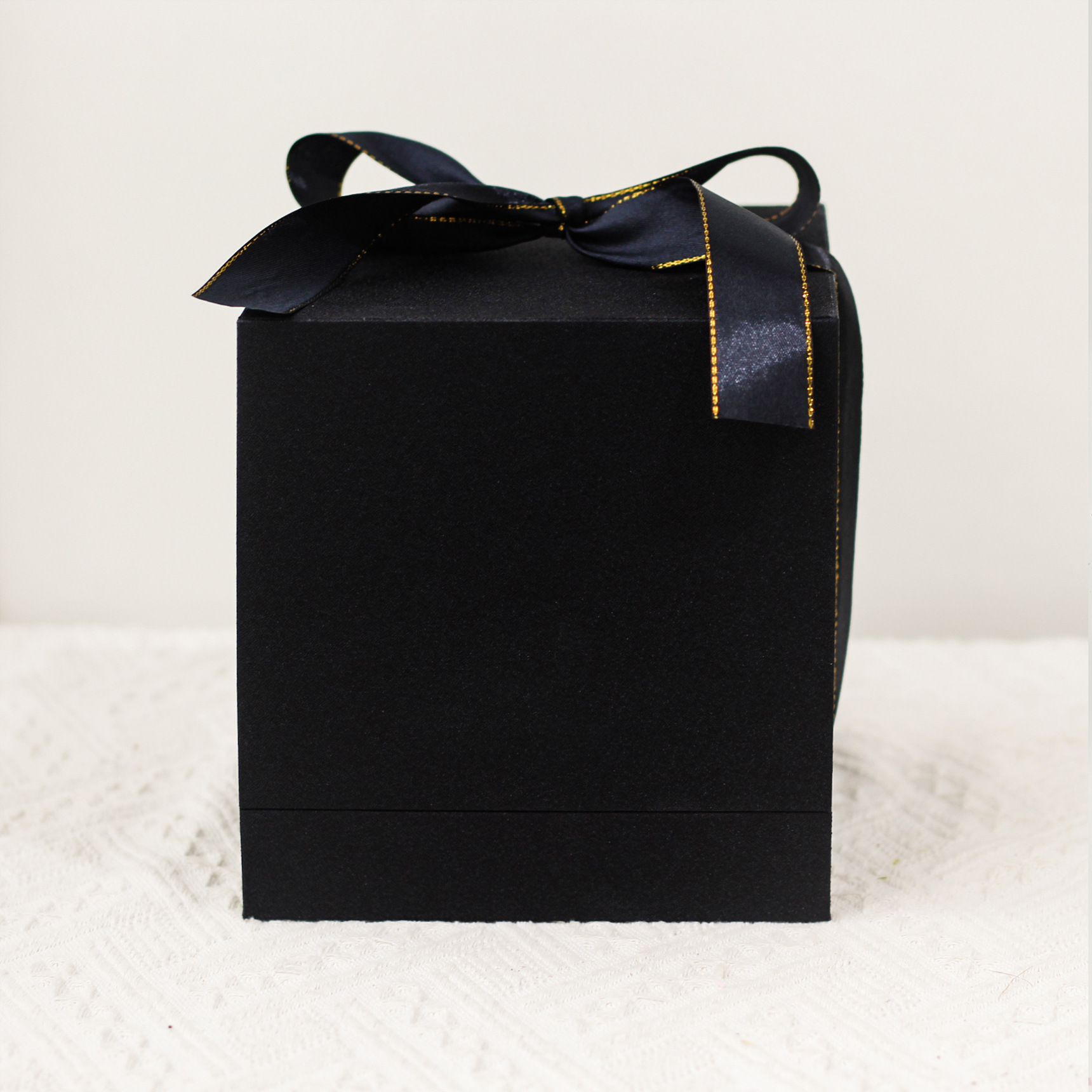 Amazon con flor eterna ligera cubierta de vidrio esférico terminado rosa flor eterna Xinghai Día de la madre Regalo de San Valentín