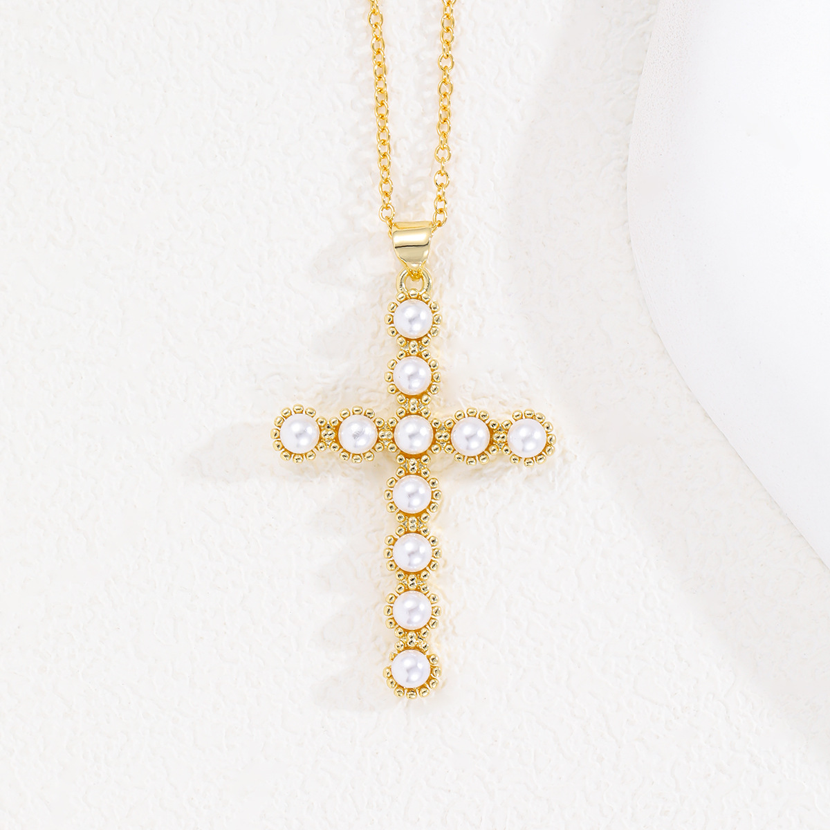 Transmisión en vivo transfronteriza venta caliente cobre chapado en oro real cruz con cuentas collar de diseño personalidad exquisita cadena de clavícula salvaje al por mayor