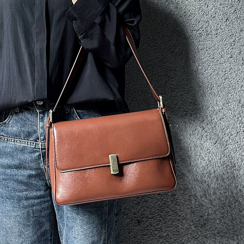 Fashionable simple single oblique shoulder bag versatile European and American high-grade elegant women's bag double shoulder strap retro genuine leather underarm bag