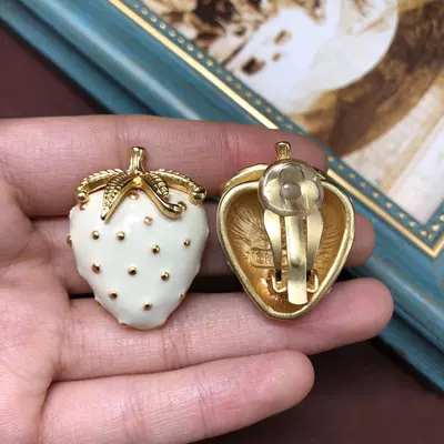 earrings enamel glaze strawberry: Yaxa sancaqları - fm1312-white-ear-clip