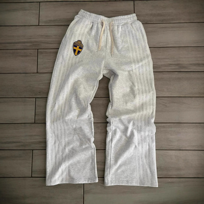 秋冬の新しいアメリカンストリートトレンドの男性と女性の同じスタイルの刺繍入りフード付きジッパールーズカジュアルスウェットシャツスーツ|undefined