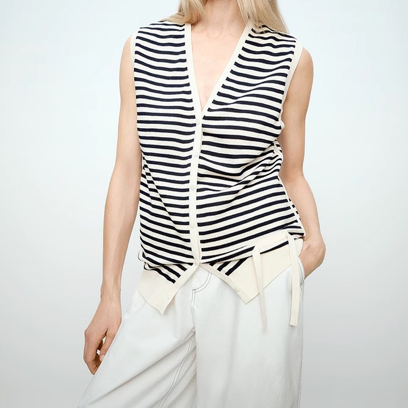 Light Luxury Yili Elegant Vest Women's Spring and Summer New V Neck Metal Buckle Stripesd Sleeveless Vest Top