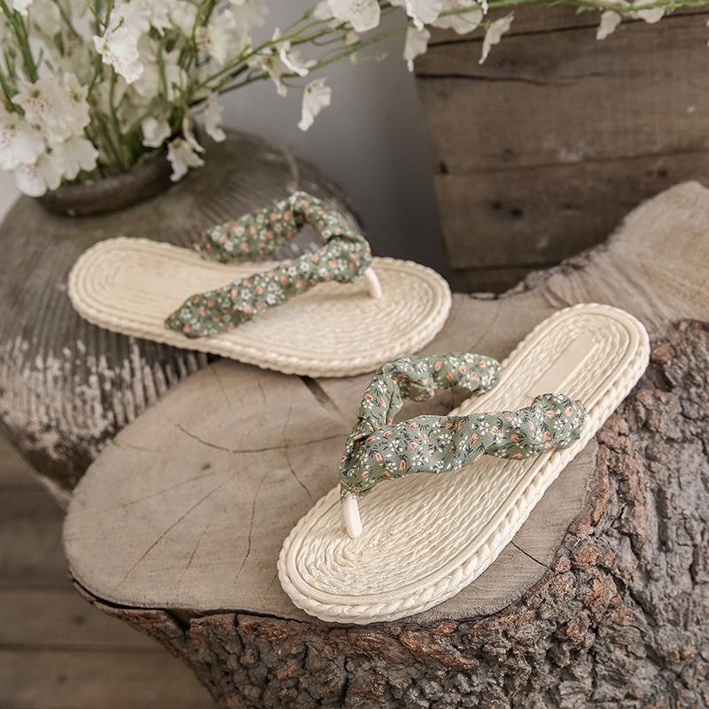 Women's Summer Non-Slip Flat Floral Flip-Flops for Outdoor Wear, Trendy Clip-Toe Anti-Slip Beach Sandals for Seaside Vacation Women's Summer Non-Slip Flat Floral Flip-Flops for Outdoor Wear, Trendy Clip-Toe Anti-Slip Beach Sandals for Seaside Vacation