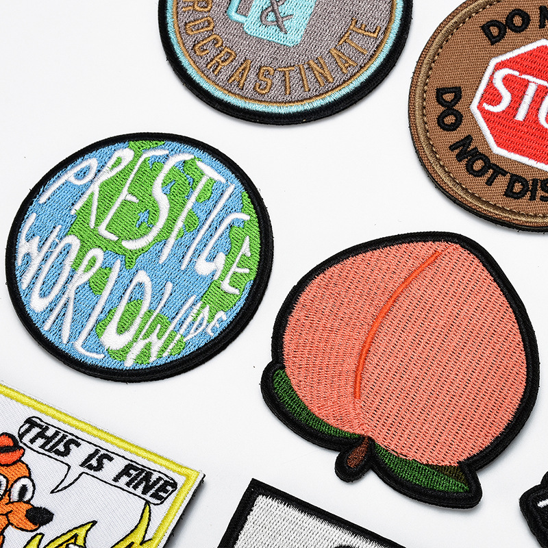 Traje de Velcro bordado carácter de dibujos animados táctica moral gancho paño pegatinas insignia sombrero mochila traje exterior pegatinas decorativas