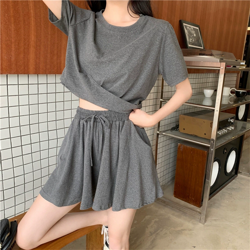 Повседневный комплект широких шорт в стиле Chanel для женщин больших размеров, летний тонкий стиль, модный комплект из двух предметов в уличном стиле интернет-знаменитостей для похудения.