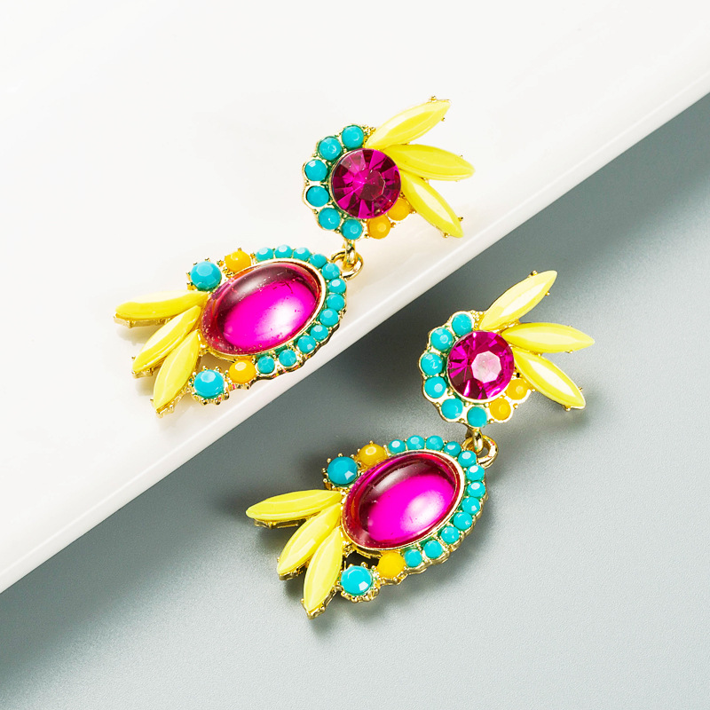 Retro Alloy Diamond-studded Resin Geometric Flower Earrings display picture 6