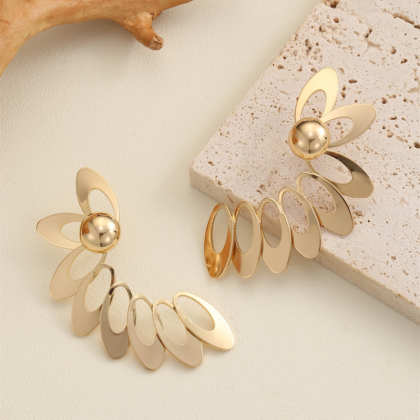 Casual, Party Occasion Alloy Material 1 Pair Vintage Style Wings Plating Alloy Ear Studs